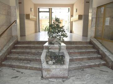 2 LOCALI A CASERTA
