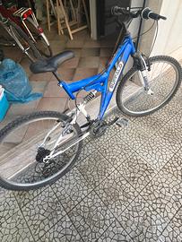 Bicicletta usata  poco