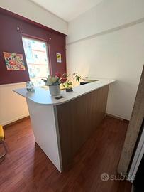 Scrivania Reception ideale per studio ufficio