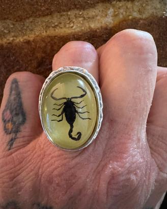 anello con Scorpione  