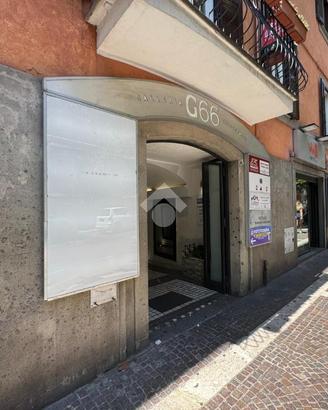 NEGOZIO A ALBANO LAZIALE