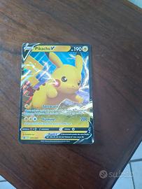 carta pokemon grande Pikachu 