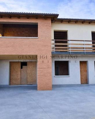 Villa di 218 m² con più di 5 locali e box auto dop