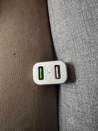 Caricatore auto compatibile con prodotti Apple