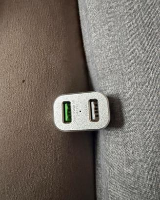 Caricatore auto compatibile con prodotti Apple