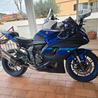 Yamaha YZF R7 04.2024 AKRAPOVIC