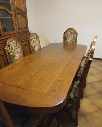 tavolo in legno massello.