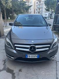 Mercedes - Benz B 200 CDI PREMIUM AUTOMATIC  2012