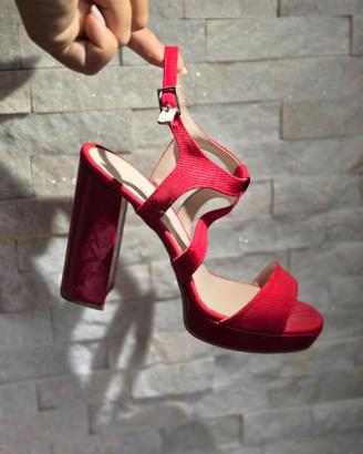 SANDALO CON TACCO ROSSO