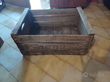 CASSETTA DI LEGNO  del 1982