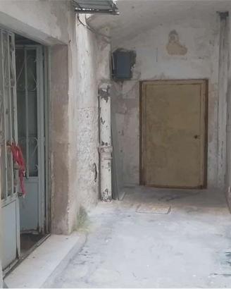 CASA INDIPENDENTE SU TRE LIVELLI