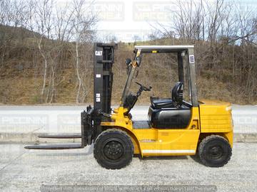 Carrello elevatore Caterpillar DP30