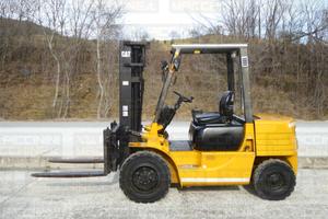 Carrello elevatore Caterpillar DP30