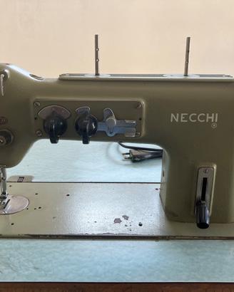 Macchina da cucire industriale Necchi 720-100