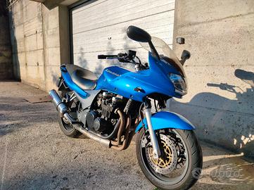Kawasaki zr7s 