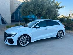 Audi RS3 SPB quattro possibilità noleggio no scori