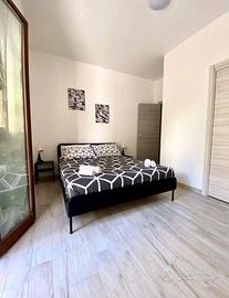 Letto matrimoniale-materasso e armadio ikea