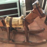 Cavallo dondolo antico