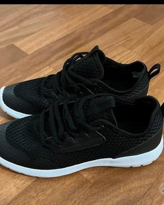 Scarpe da ginnastica NUOVE