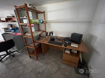 Ufficio mobilia/elettronica/strumenti