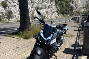 HORNET 750