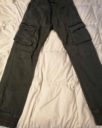 pantaloni cargo