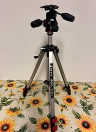 Cavalletto fotografico in all. con testa Manfrotto