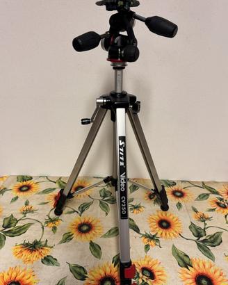 Cavalletto fotografico in all. con testa Manfrotto