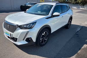 Peugeot 2008 PureTech vetture perfetta da provare