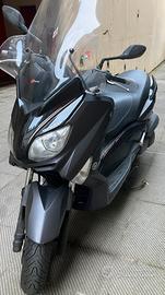 Yamaha xmax 250