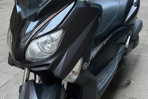 Yamaha xmax 250