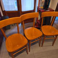 Sedie in legno color ciliegio 
