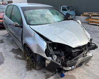 VOLKSWAGEN GOLF per ricambi usati