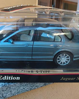 modellino Jaguar S-Type (1999) Blue scala 1:18