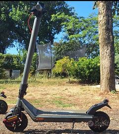 Monopattino elettrico motore 500 watt n.2
