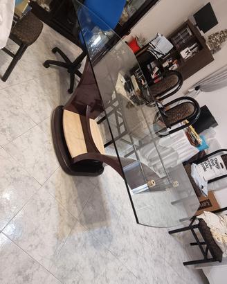 tavola in vetro  con sedie 