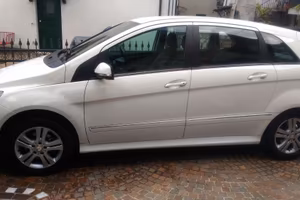 MERCEDES B200 diesel bianca MARCIANTE DA RIPARARE