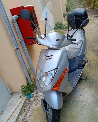 Honda lead 100 