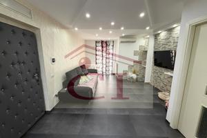 Ampio trilocale in parco con box cod. 1041