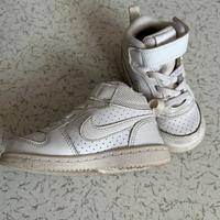 Scarpe Nike numero 22