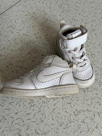 Scarpe Nike numero 22