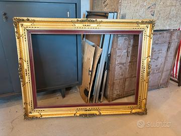 Grande cornice vintage dorata