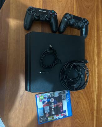Ps4 slim 500 gb con due controller