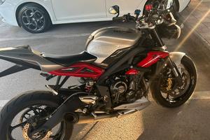 Triumph Street triple 675 RX