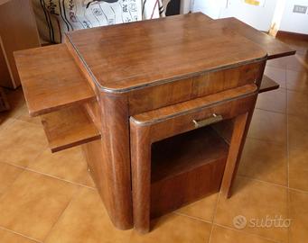 Scrivania mobile antico particolare