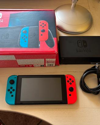 Nintento Switch V2  + gioco Mario + scheda Sd