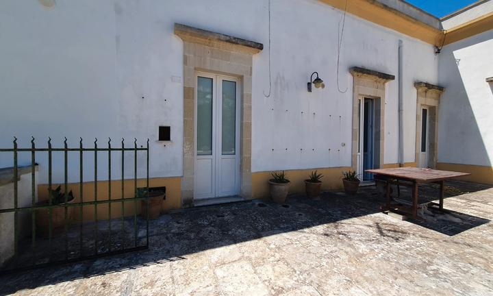 Castro Marina casa a corte con volte a stella