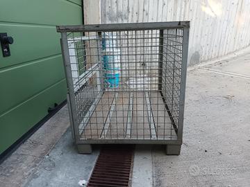 contenitore in acciaio