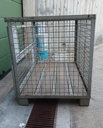 contenitore in acciaio