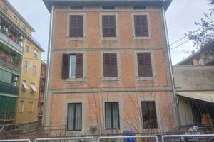 LUMINOSO QUADRILOCALE CON AMPIO SOLAIO SOVRASTANTE